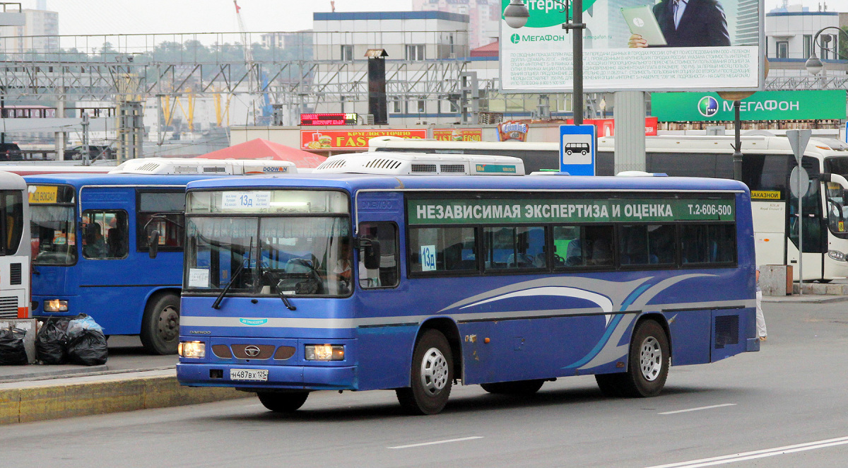 Владивосток. Daewoo BS106 н487вх