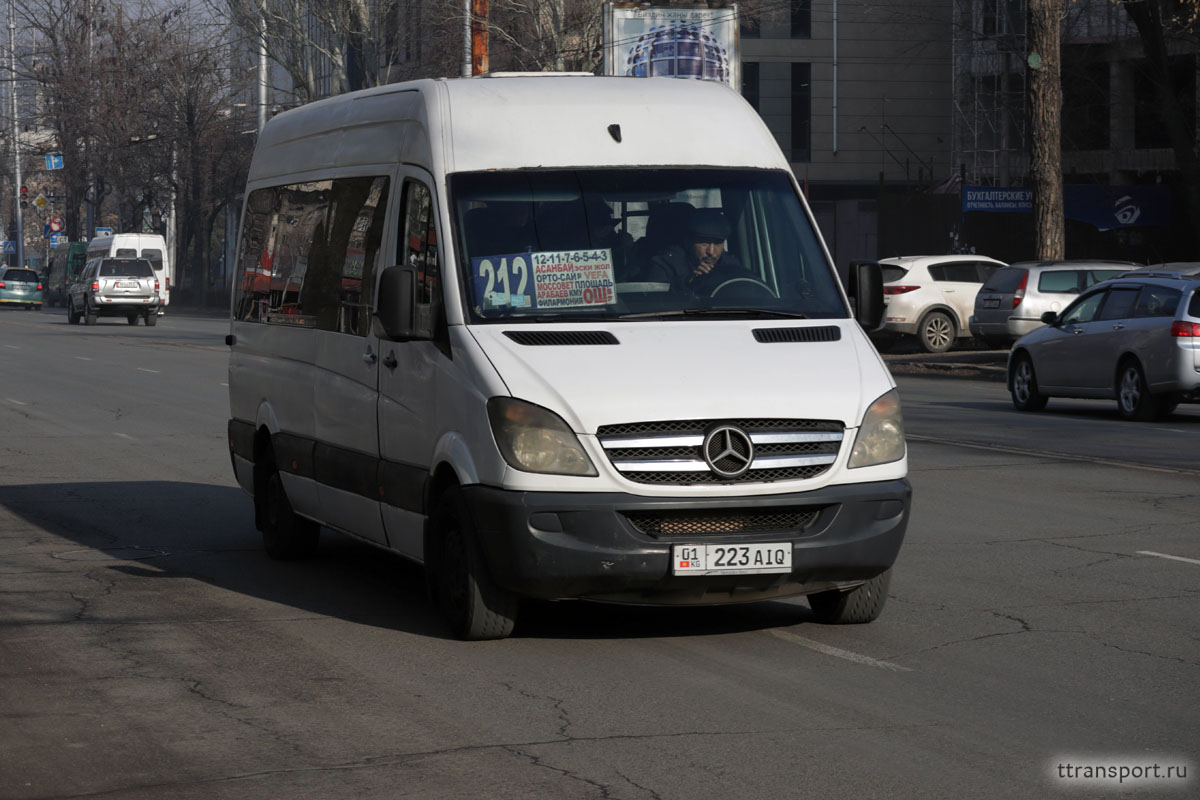 Бишкек. Mercedes-Benz Sprinter 01 223 AIQ