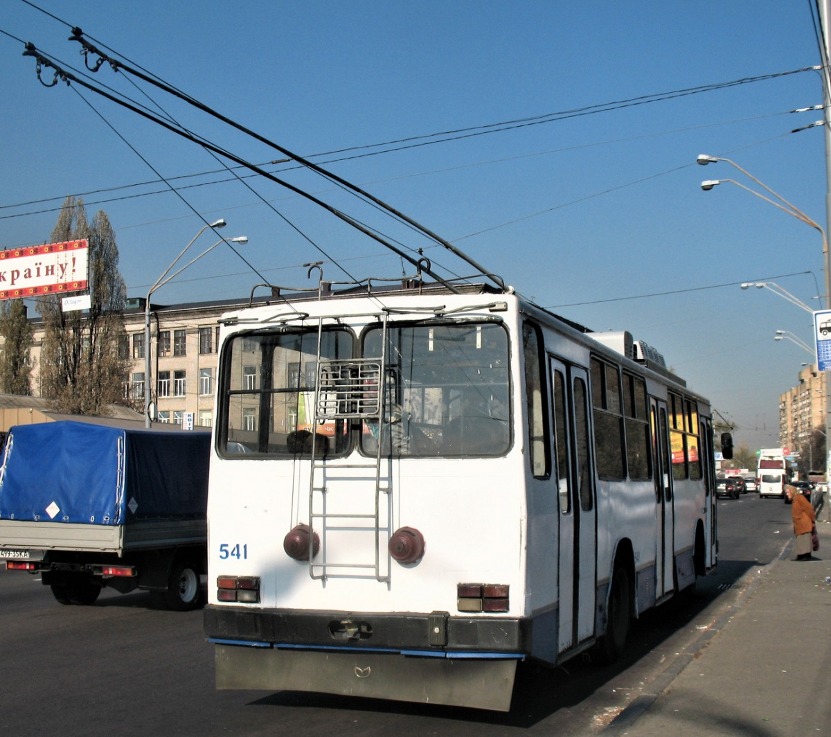 Киев. ЮМЗ-Т2 №541