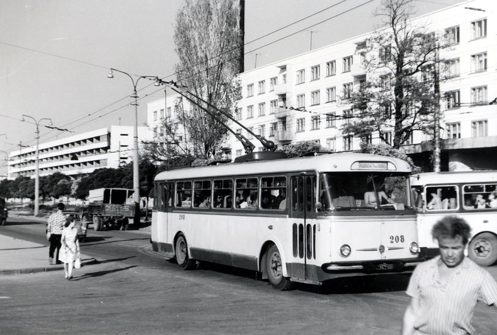 Симферополь. Škoda 9Tr4 №208