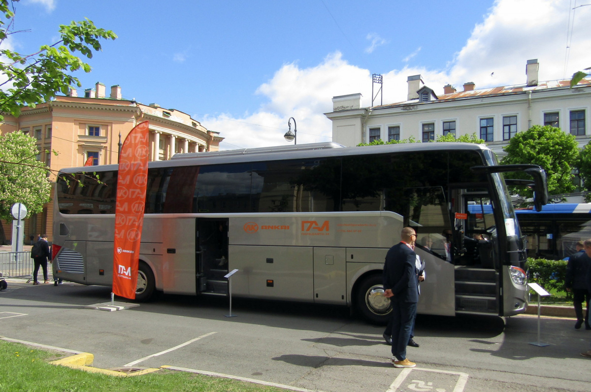 Санкт-Петербург. Автобус Ankai HFF6124KA на фестивале SPbTransportFest — 2023