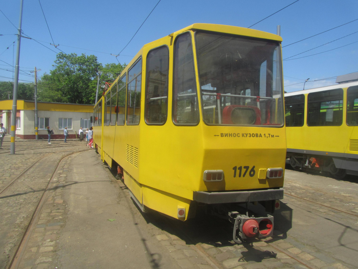 Львов. Tatra KT4D №1176