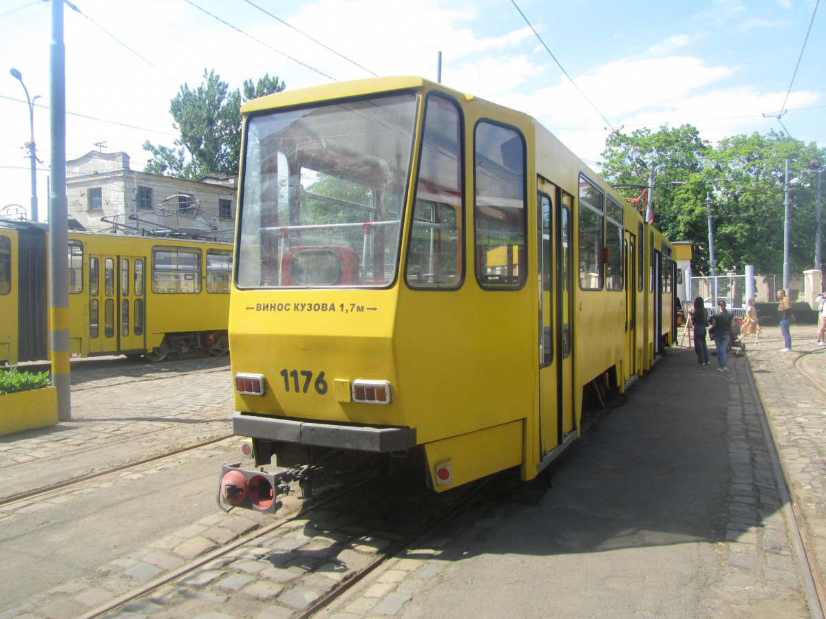 Львов. Tatra KT4D №1176