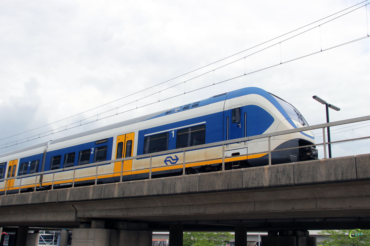 Амстердам. Sprinter Lighttrain (SLT) № 2459