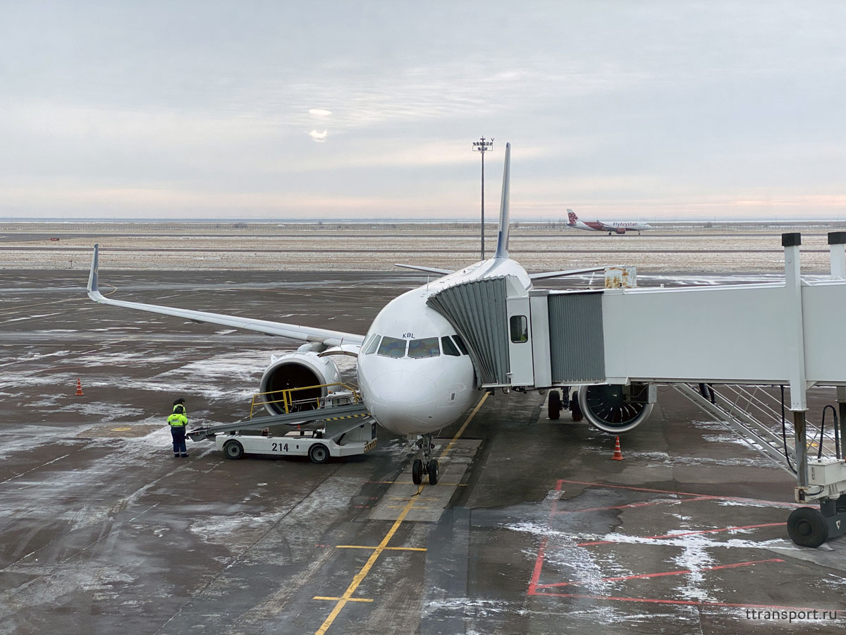 Астана. Самолет Airbus A320 (EI-KBL) авиакомпании Air Astana