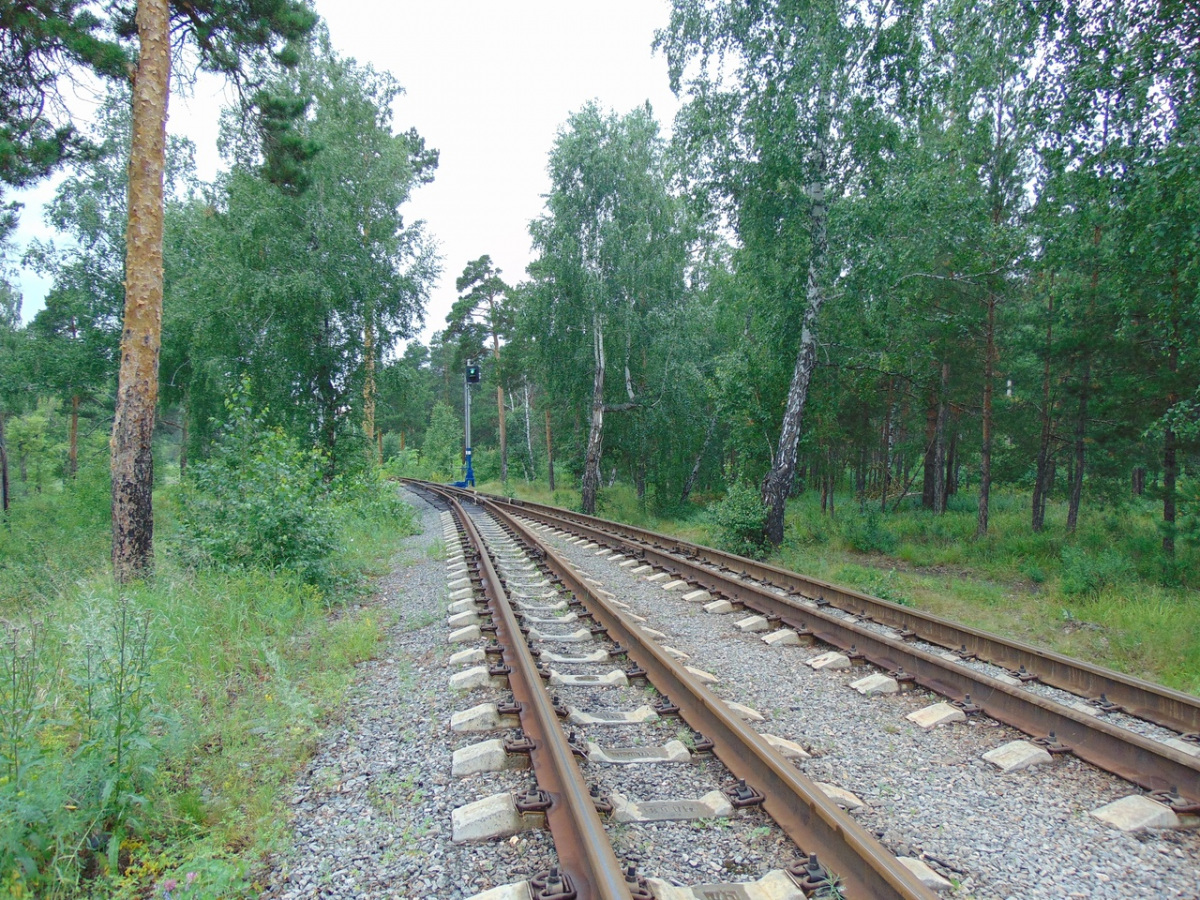 Челябинск. Малая Южно-Уральская железная дорога, станция Солнечная, вид в сторону станции Лесная