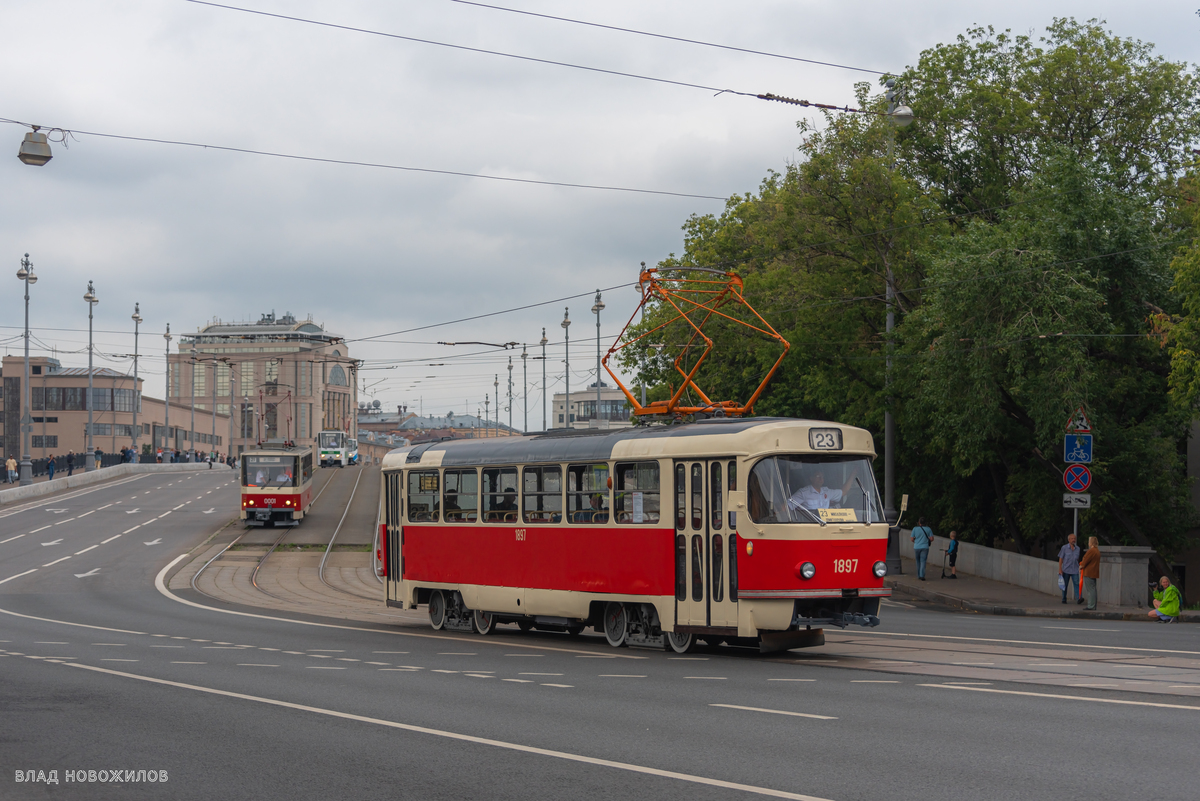 Москва. Tatra T6B5 (Tatra T3M) №0001, Tatra T3 (двухдверная) №1897
