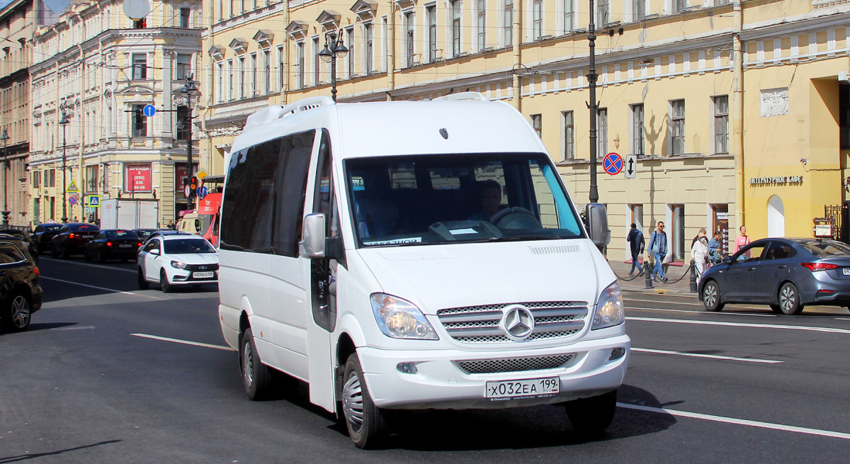 Санкт-Петербург. Mercedes-Benz Sprinter 515CDI х032еа