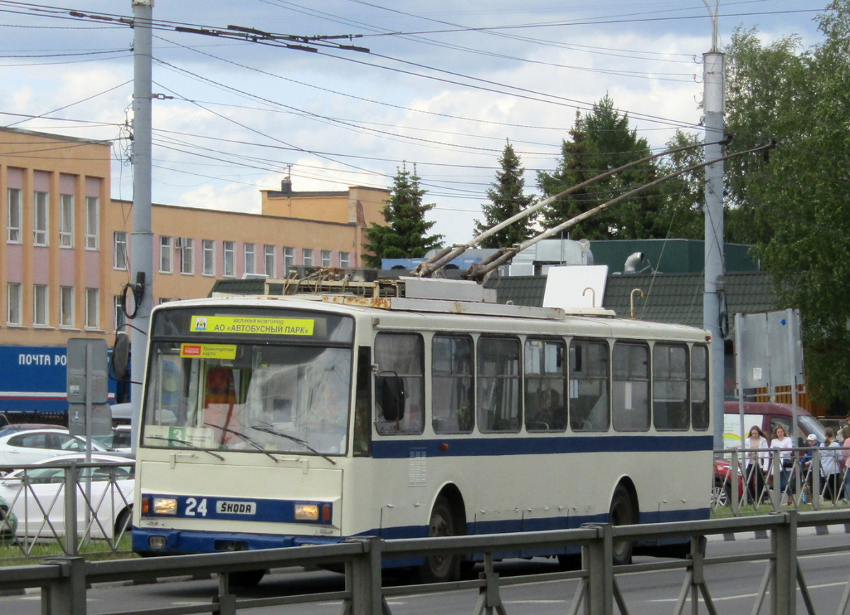 Великий Новгород. Škoda 14TrM (ВМЗ) №24