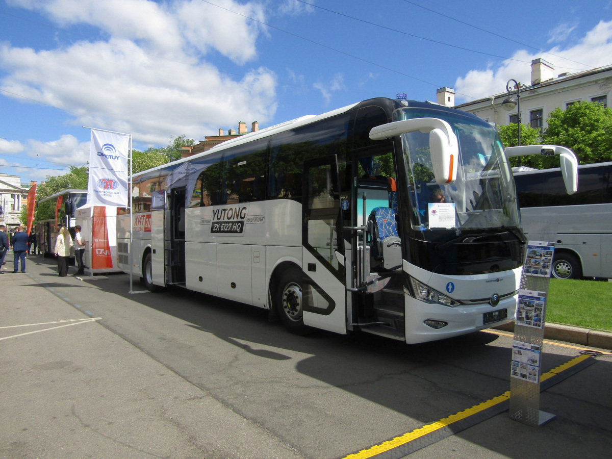 Санкт-Петербург. Автобус Yutong ZK6127HQ на фестивале SPbTransportFest — 2023