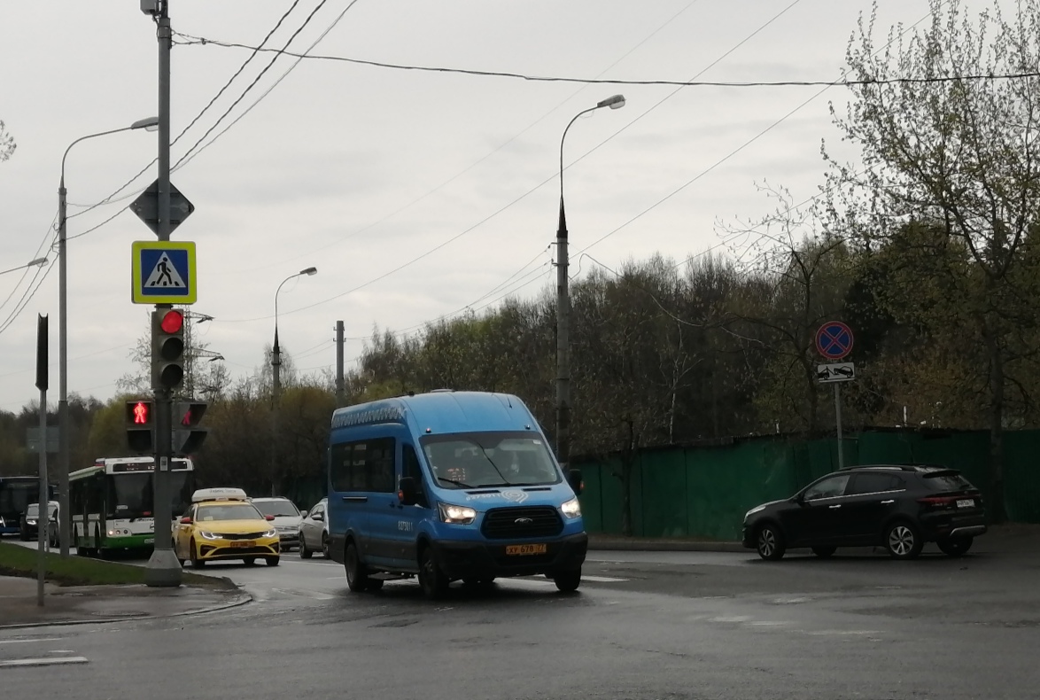 Москва. Ford Transit FBD ху678