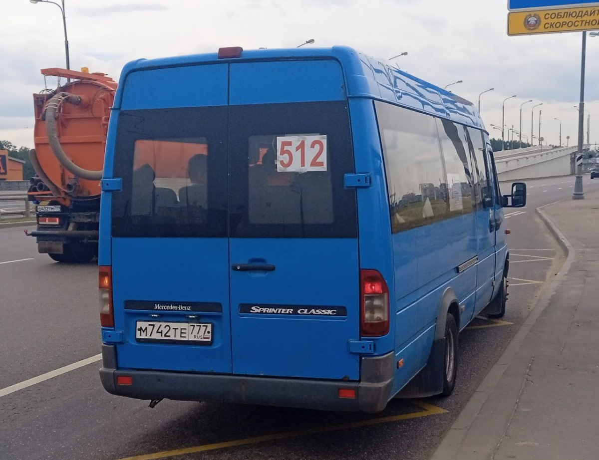 Москва. Луидор-223206 (Mercedes-Benz Sprinter) м742те
