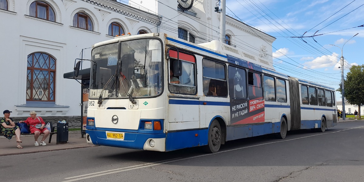 Великий Новгород. ЛиАЗ-6212.70 ас952