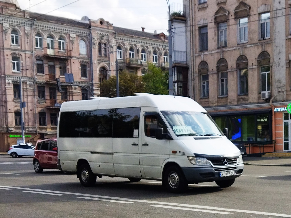 Киев. Mercedes-Benz Sprinter 311CDI AI0719OE