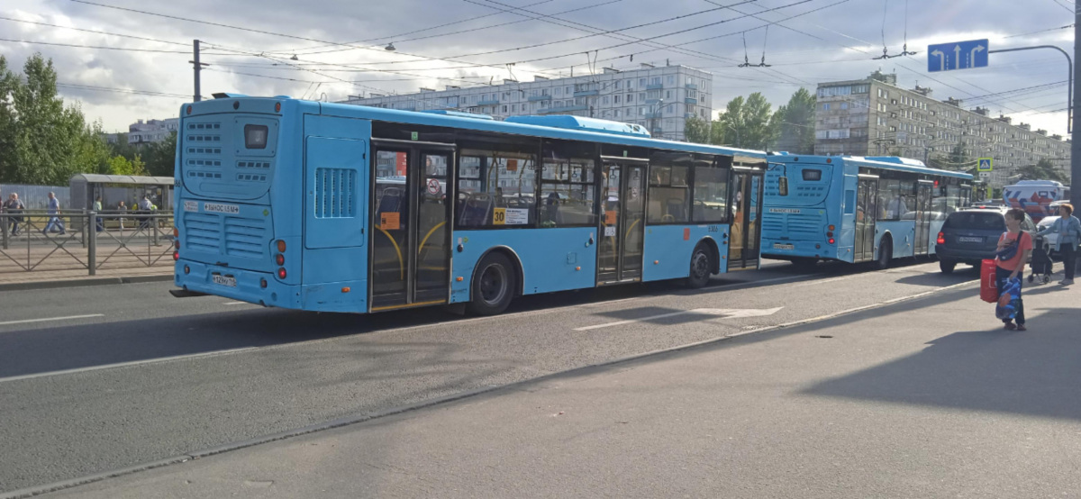 Санкт-Петербург. Volgabus-5270.G4 (LNG) р129му