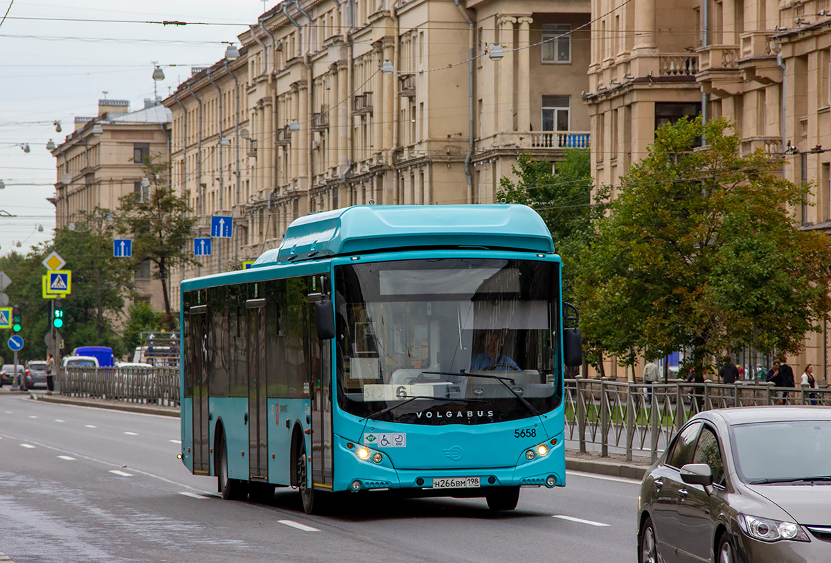 Санкт-Петербург. Volgabus-5270.G4 (CNG) н266вм