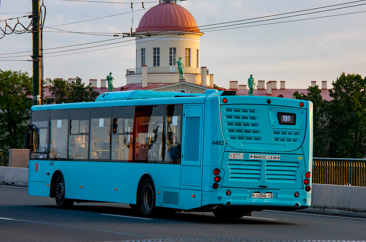 Санкт-Петербург. Volgabus-5270.G4 (LNG) р702нв