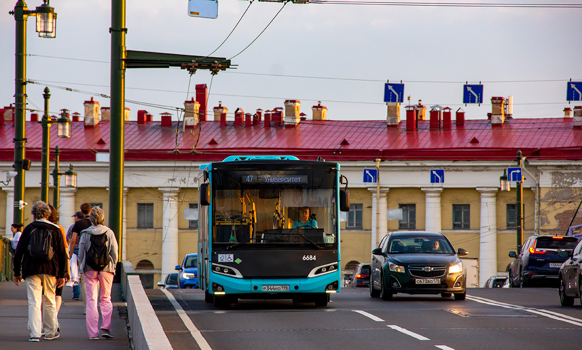 Санкт-Петербург. Volgabus-4298.G4 (LNG) р344но