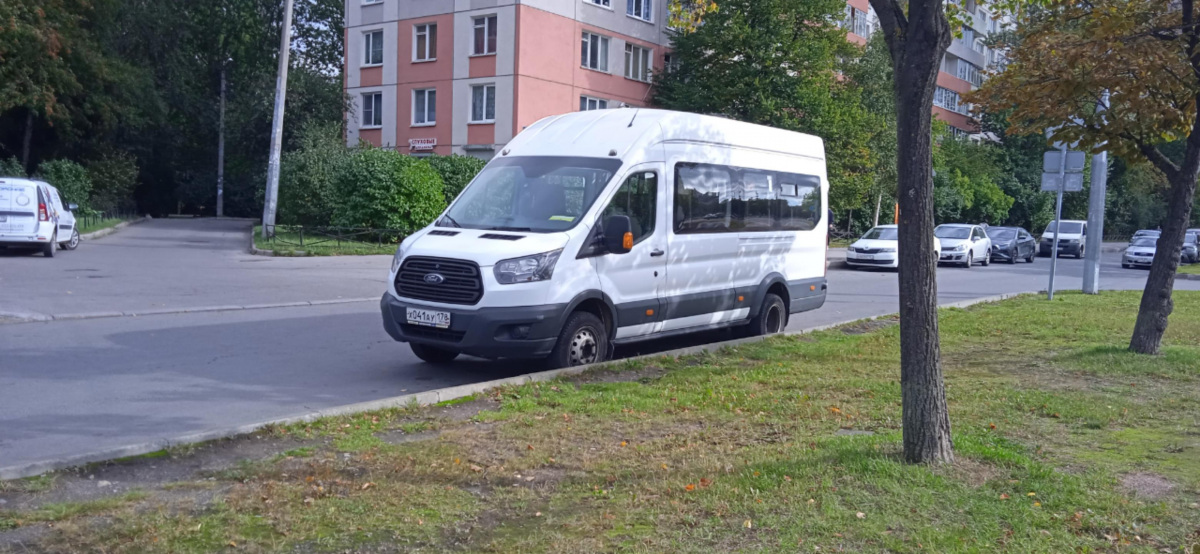 Санкт-Петербург. Ford Transit FBD х041ау