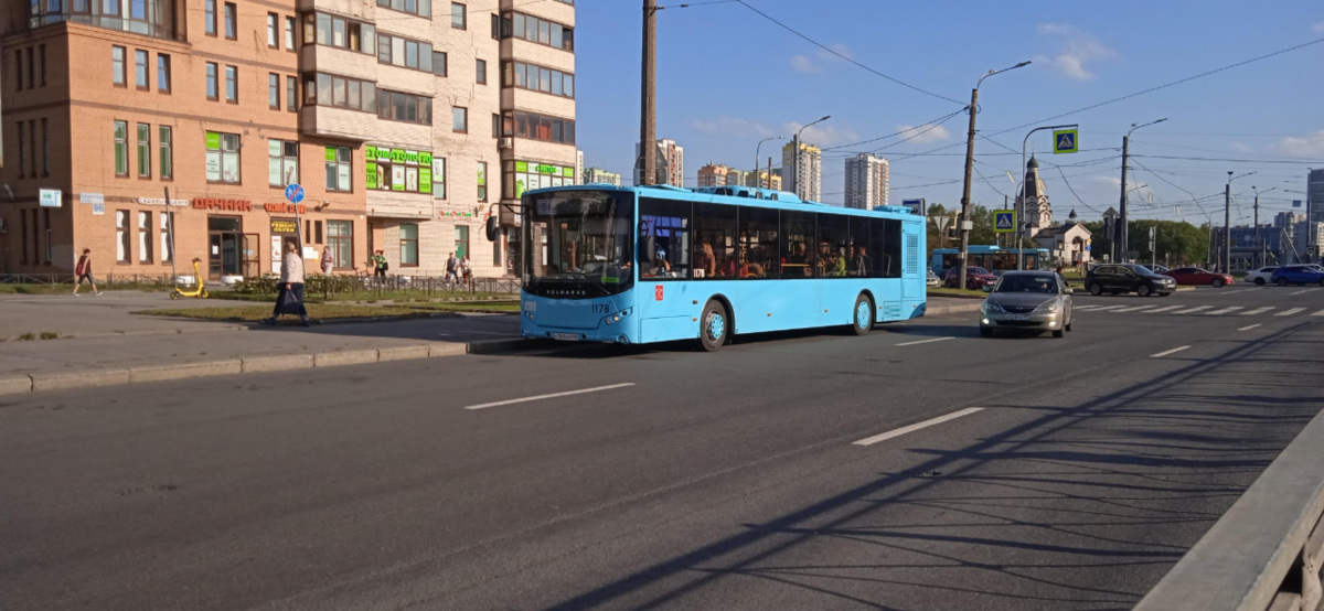 Санкт-Петербург. Volgabus-5270.02 с369ам