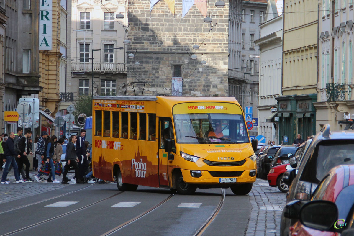 Прага. Mave Funbus 6AD 8542