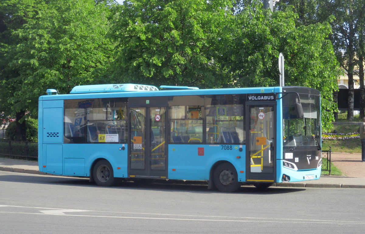 Санкт-Петербург. Volgabus-4298.G4 (LNG) р756сн