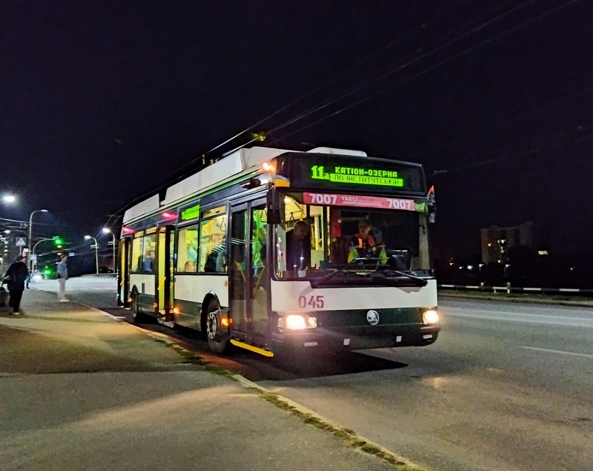 Хмельницкий. Škoda 24Tr Irisbus Citybus №045