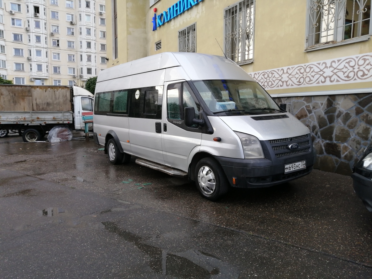 Москва. Имя-М-3006 (Ford Transit) м693нс