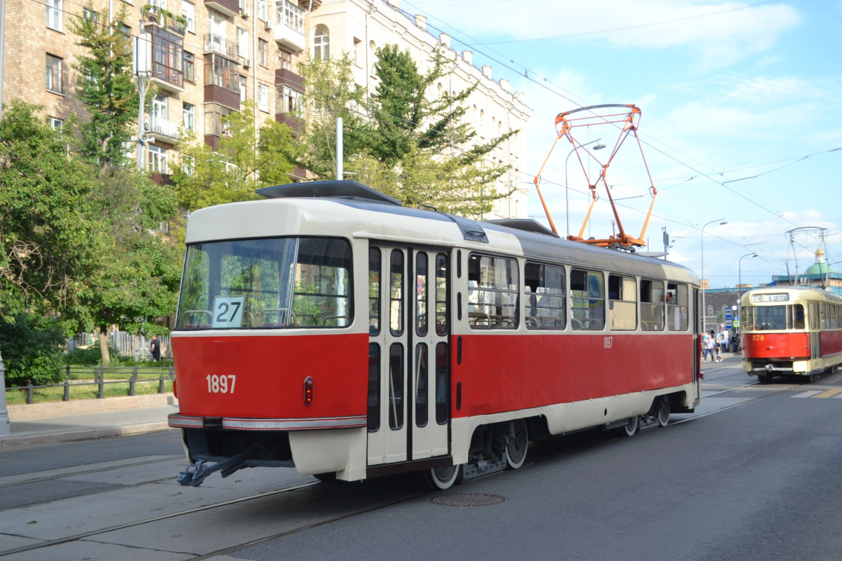 Москва. Tatra T2 №378, Tatra T3 (двухдверная) №1897