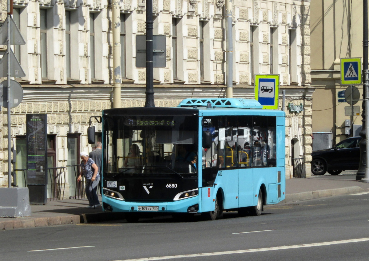 Санкт-Петербург. Volgabus-4298.G4 (LNG) р109уу