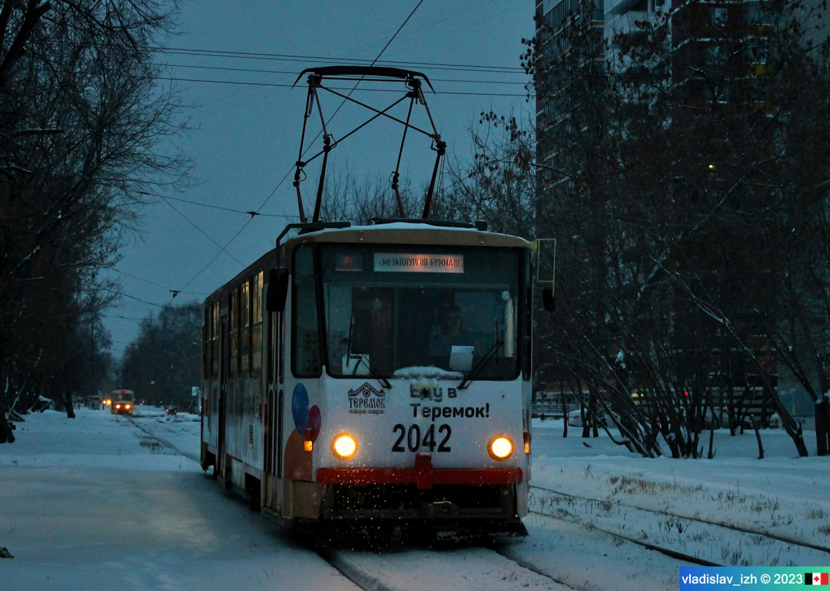 Ижевск. Tatra T6B5 (Tatra T3M) №2042