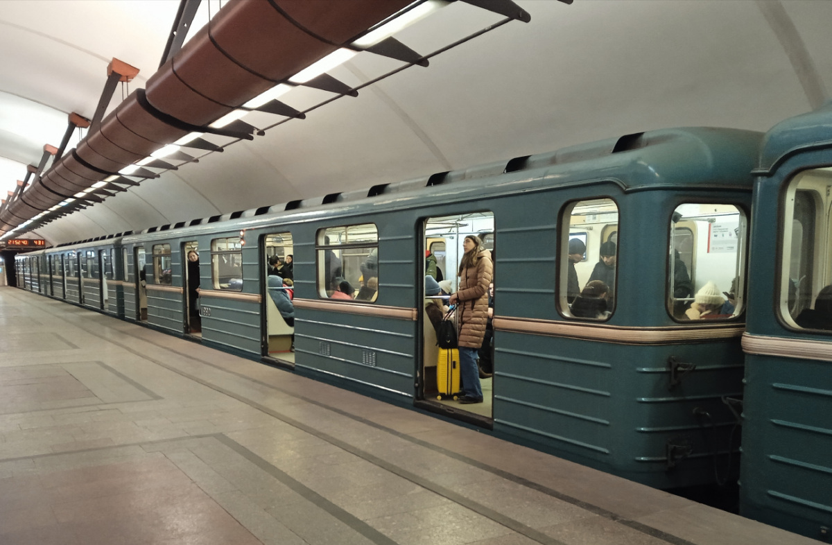 Москва. 81-714.5М (МВМ) № 1990