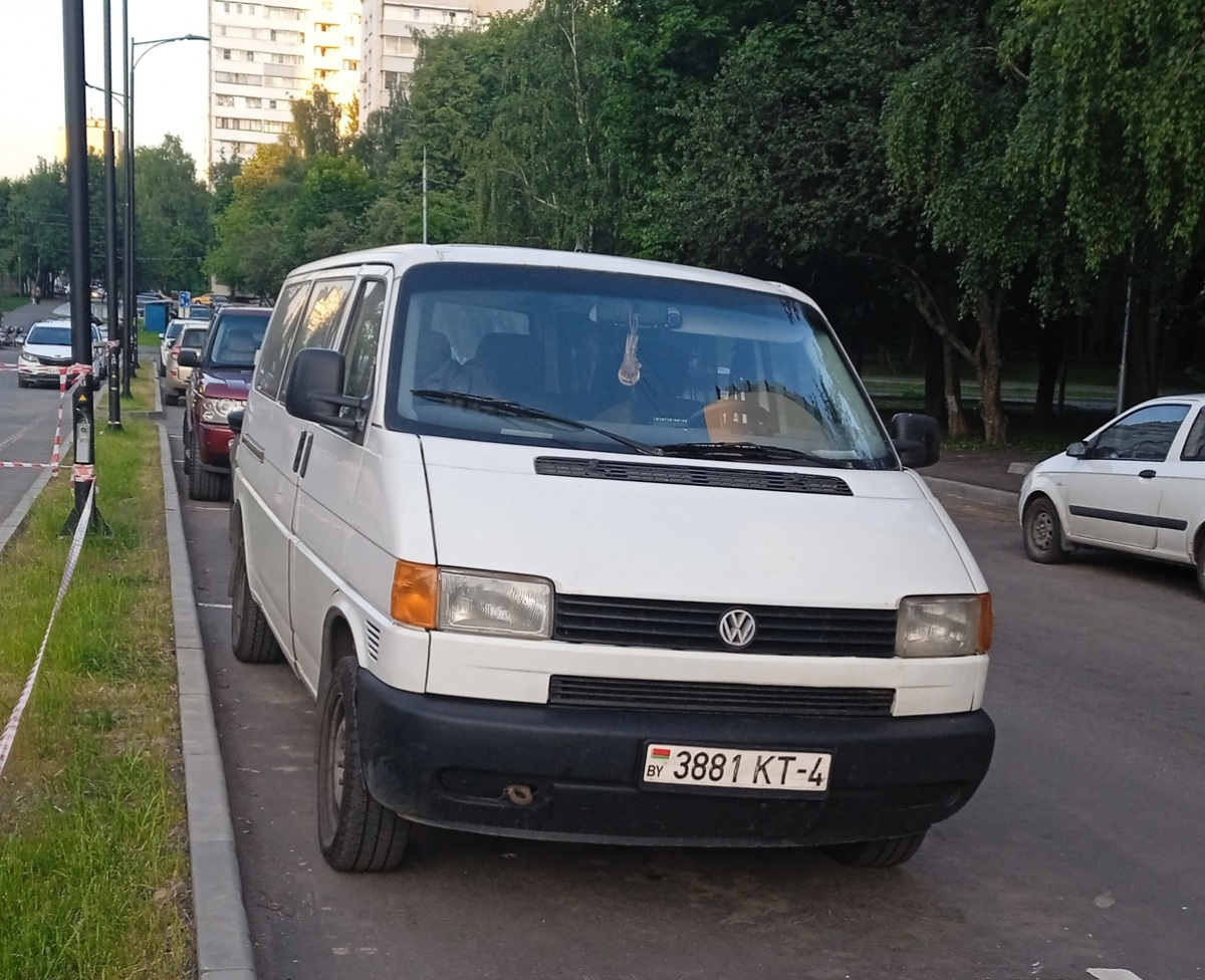 Москва. Volkswagen T4 Transporter 3881KT-4