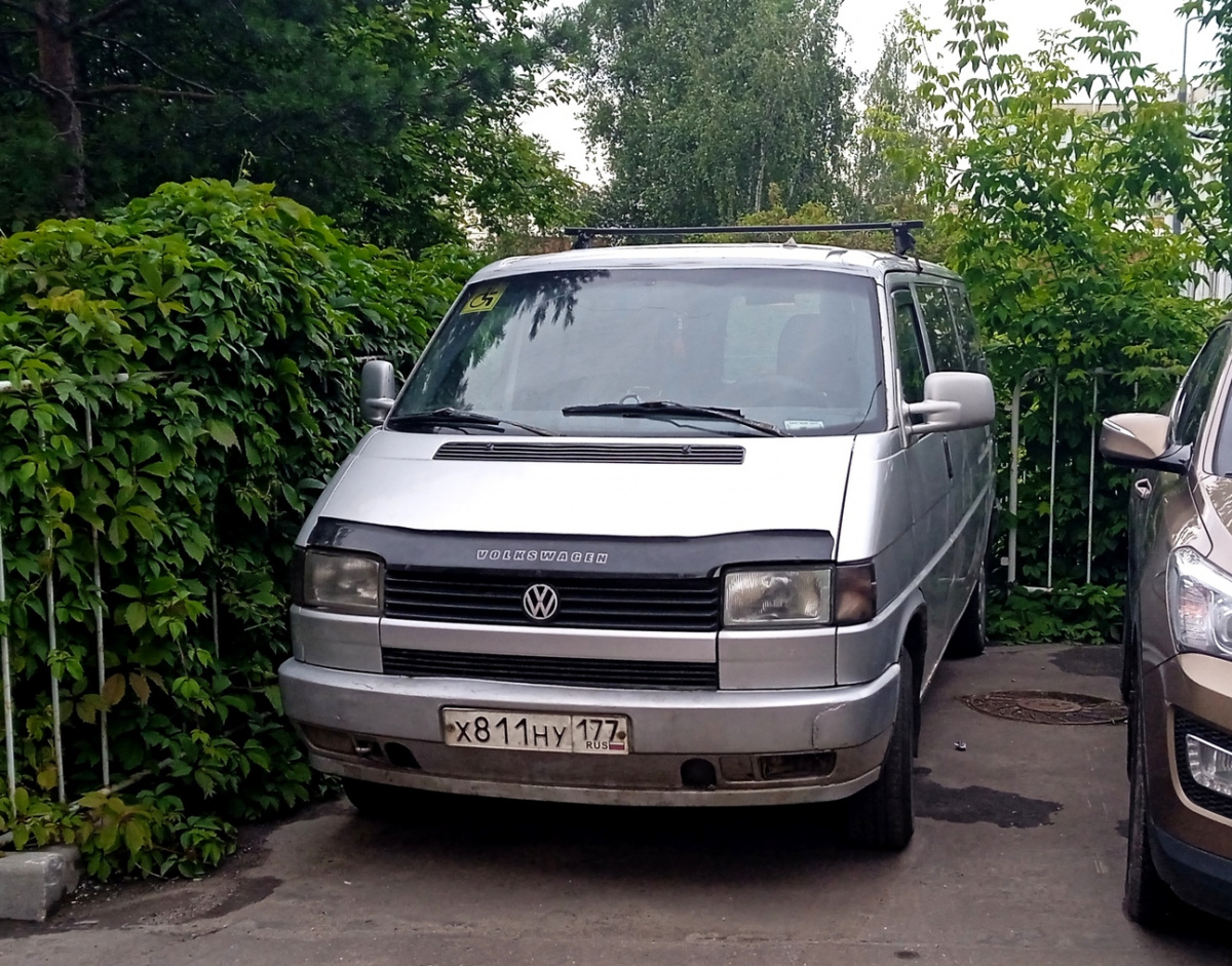 Москва. Volkswagen T4 Transporter х811ну