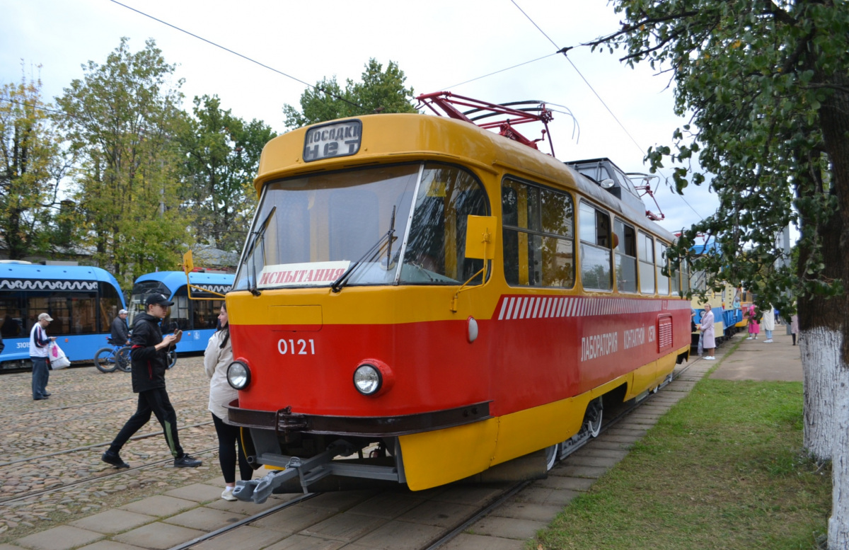 Москва. Tatra T3 (двухдверная) №0121