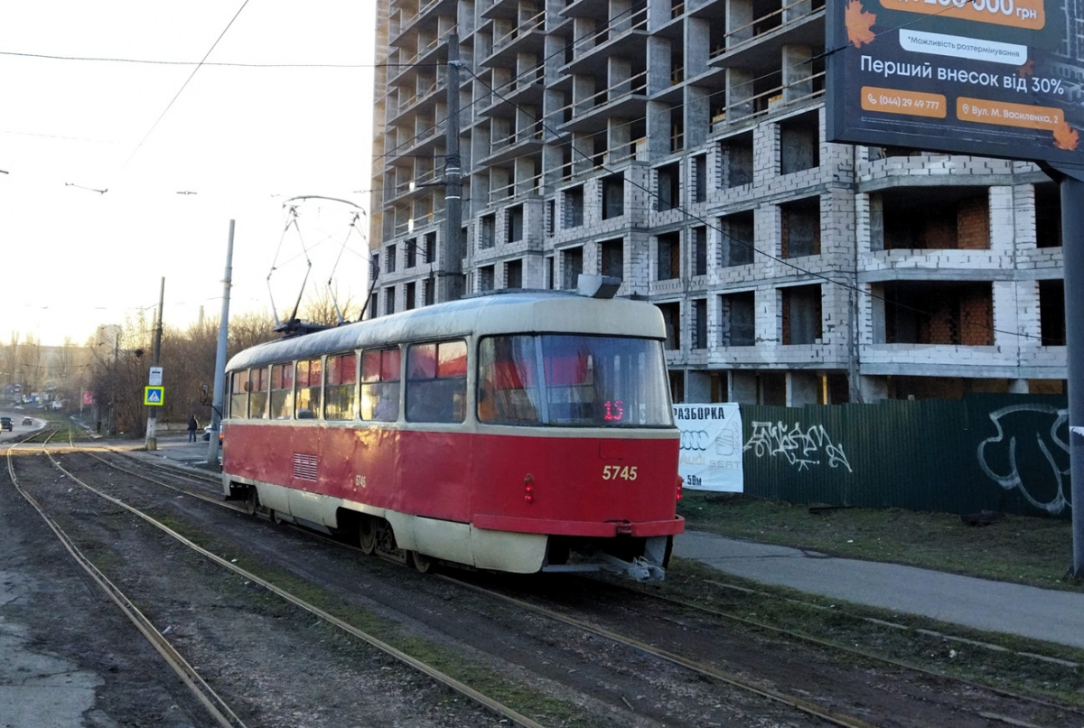 Киев. Tatra T3SU №5745