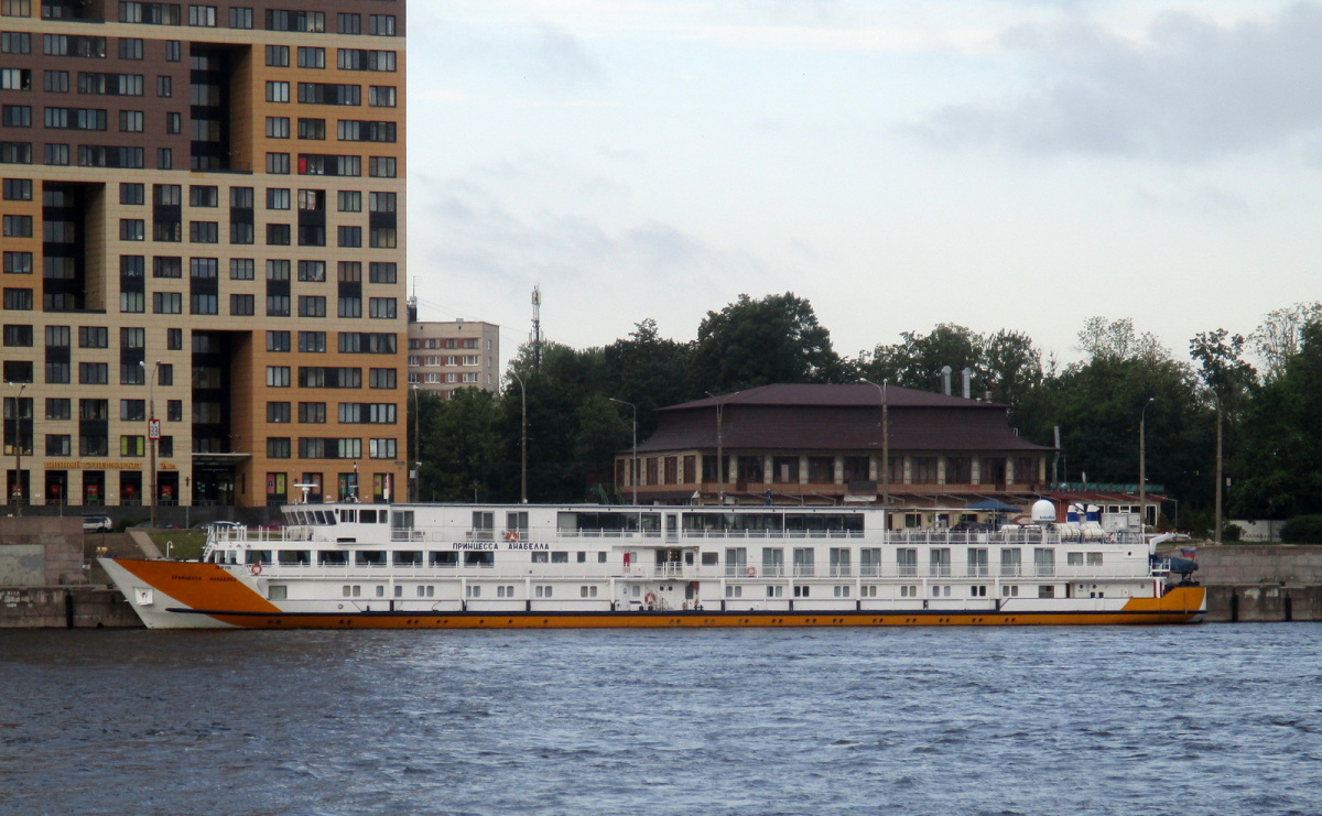 Санкт-Петербург. Пассажирское судно Принцесса Анабелла (проект 463)