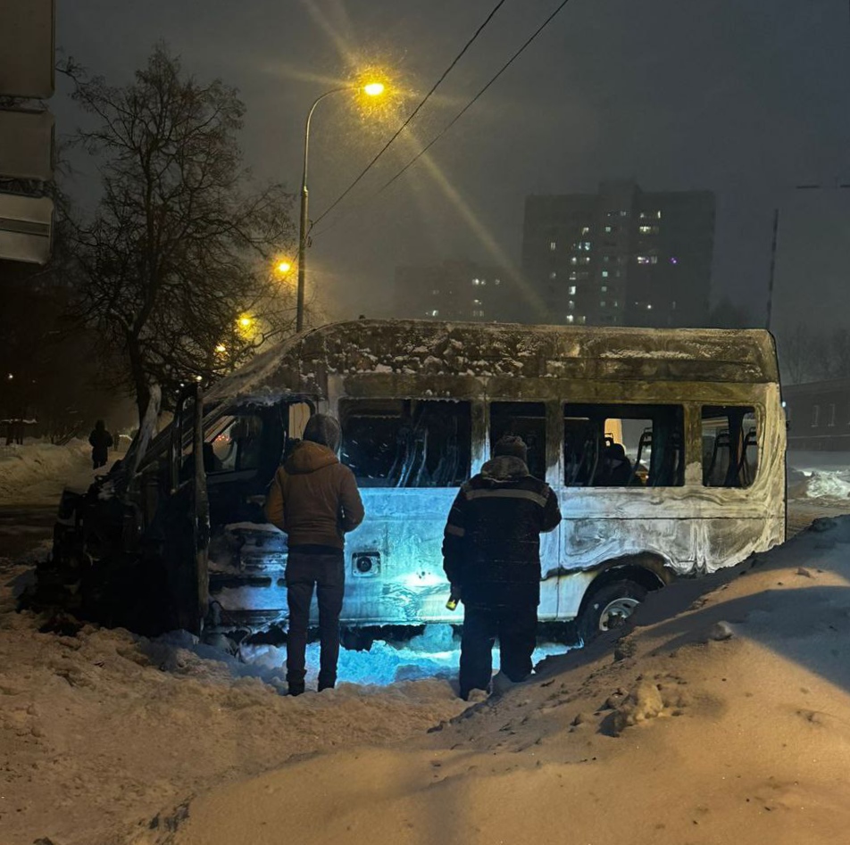 Москва. Сгоревший кузов автобуса ГАЗ-A65R52 Next