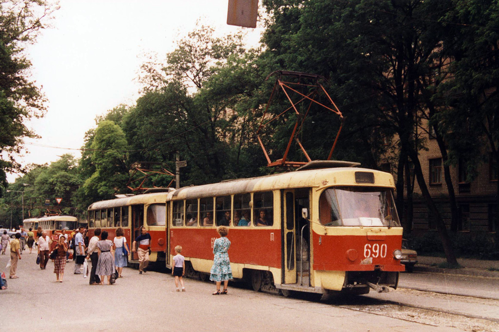Запорожье. Tatra T3 (двухдверная) №690, Tatra T3 (двухдверная) №691