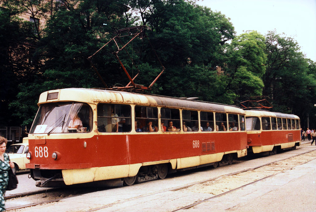 Запорожье. Tatra T3 (двухдверная) №688, Tatra T3 (двухдверная) №689