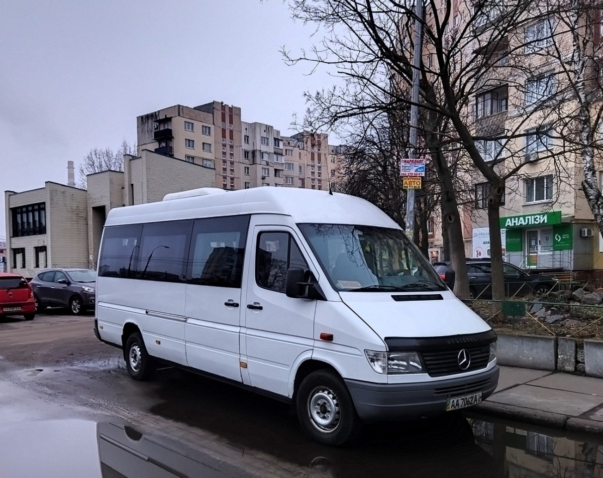 Киев. Mercedes-Benz Sprinter 312D AA7062AI