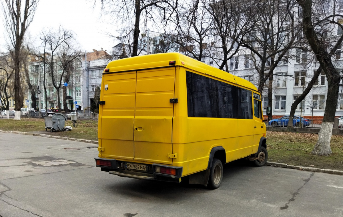 Киев. Mercedes-Benz T2 609D BX7862HA