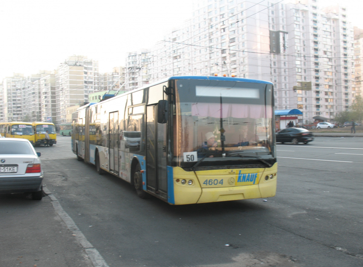 Киев. ЛАЗ-Е301 №4604
