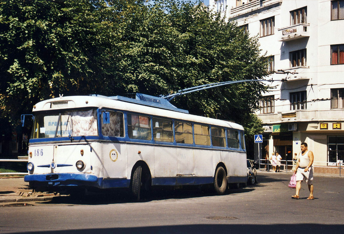 Черновцы. Škoda 9Tr22 №186