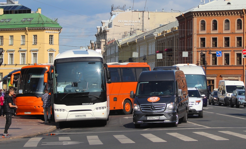 Санкт-Петербург. Луидор-223602 (Mercedes-Benz Sprinter) с999вх, Neoplan N2216SHD Tourliner а287ат