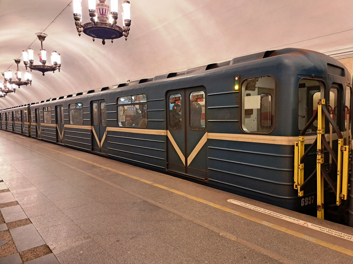 Санкт-Петербург. Ем-501 № 6957