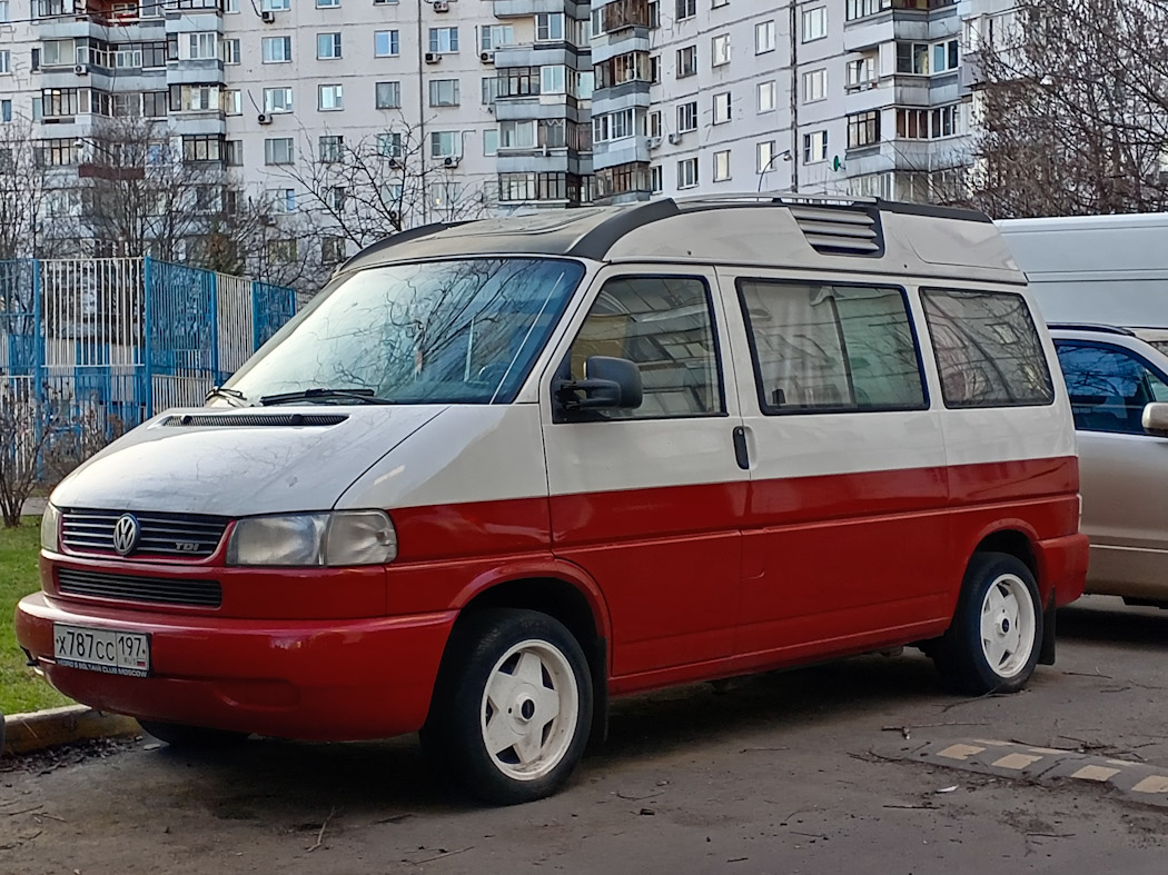Москва. Volkswagen T4 Transporter х787сс