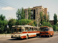 Луганск. ПАЗ-3205 1292ВГС, Škoda 14Tr05 №246