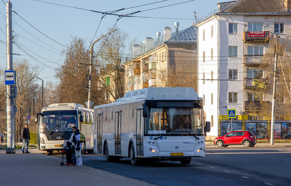 ЛиАЗ-5292.67 (CNG) ек714, Hyundai Universe Space Luxury ек135 - Кострома -  Фото №302002 - Твой Транспорт