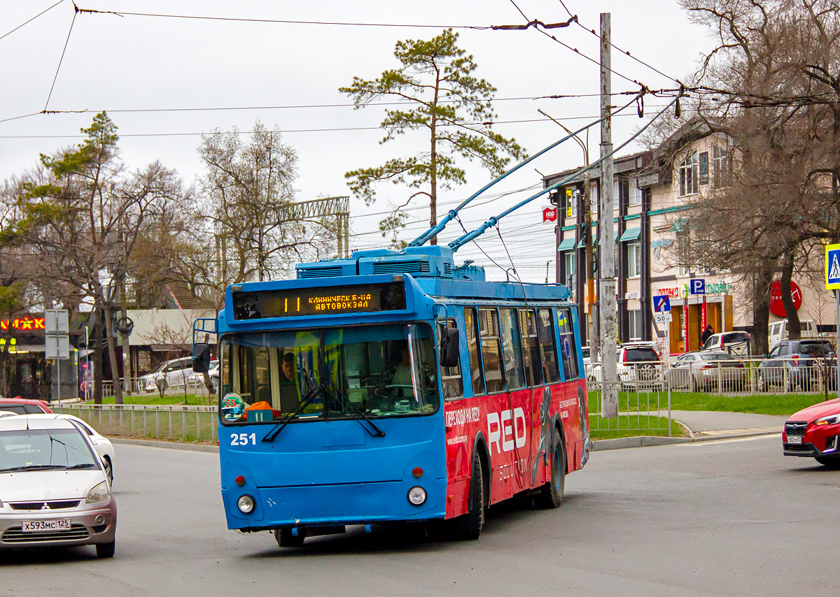 ЗиУ-682Г-016.02 (ЗиУ-682Г0М) №251 - Владивосток - Фото №304987 - Твой  Транспорт